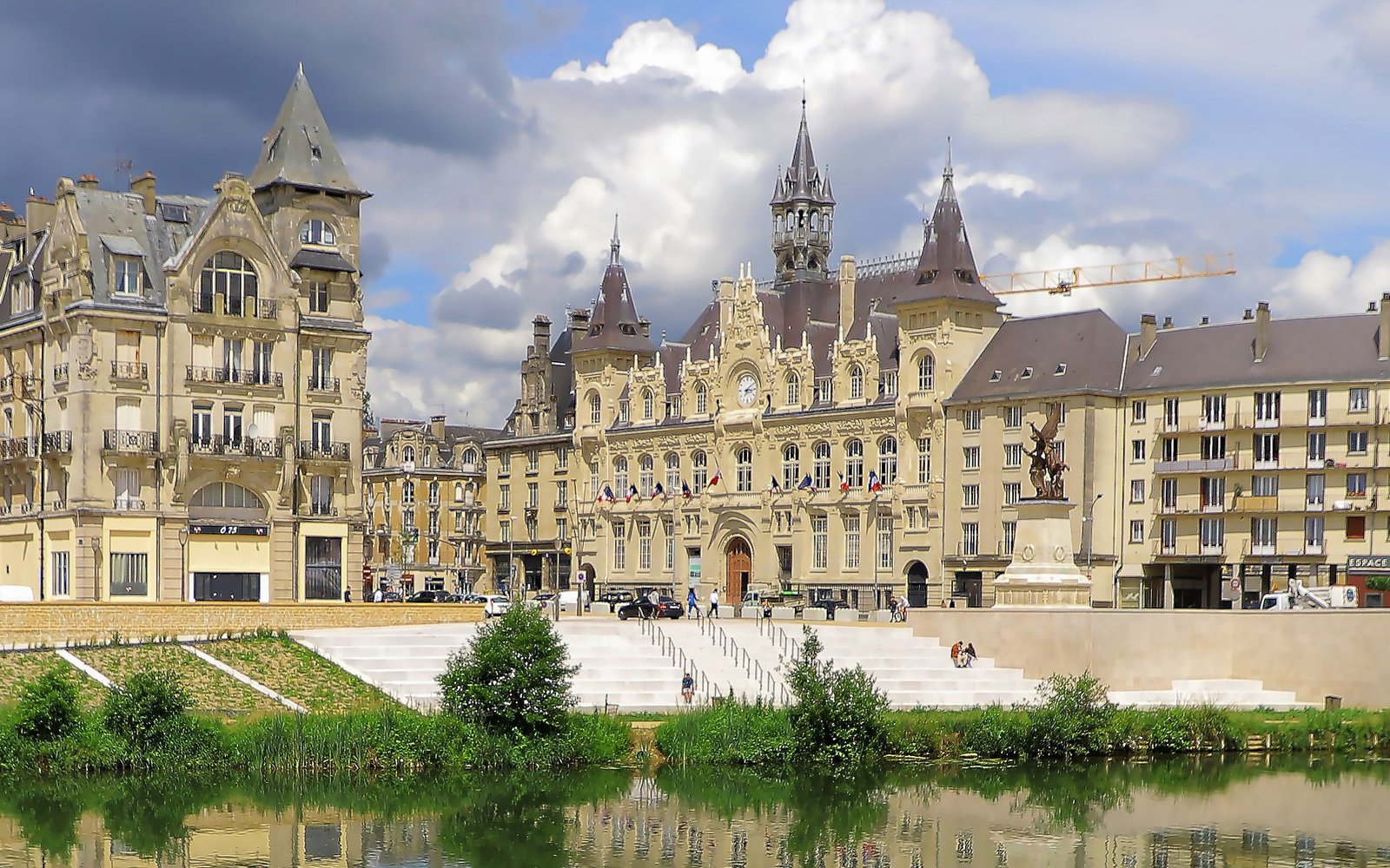 Création et refonte de site internet à Charleville-Mézières (08) — performance, SEO local et GEO